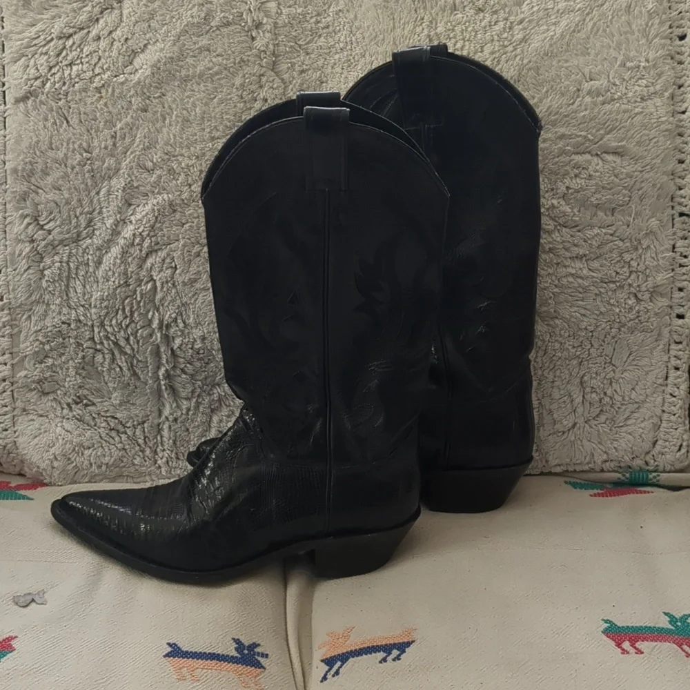 Justin Black Women's Cowboy Boots, Size 8 - Picture 2 of 7